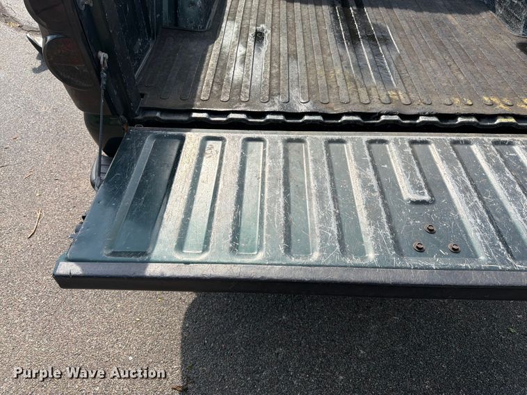 image for item FK3002 2001 Chevrolet Silverado 2500HD Ext. Cab pickup truck