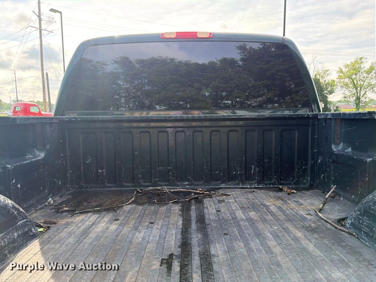 image for item FK3002 2001 Chevrolet Silverado 2500HD Ext. Cab pickup truck