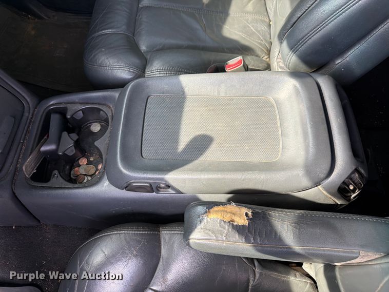 image for item FK3002 2001 Chevrolet Silverado 2500HD Ext. Cab pickup truck