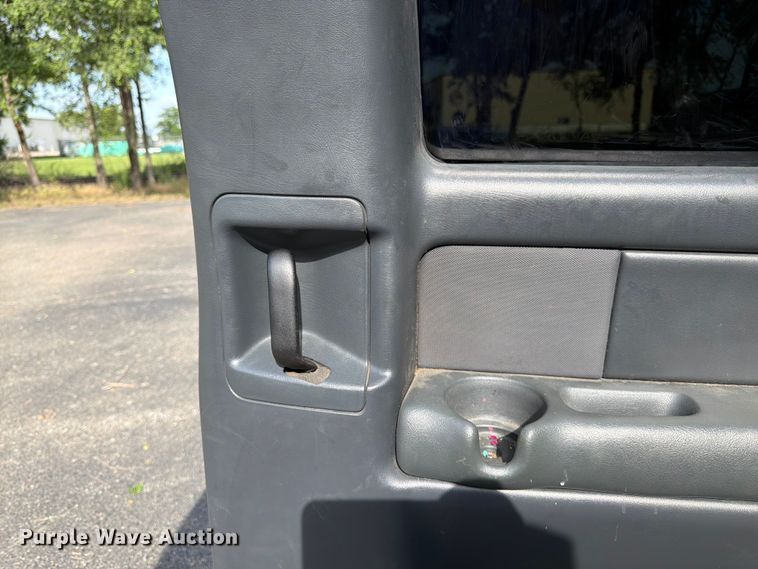 image for item FK3002 2001 Chevrolet Silverado 2500HD Ext. Cab pickup truck