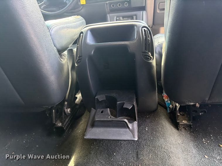 image for item FK3002 2001 Chevrolet Silverado 2500HD Ext. Cab pickup truck