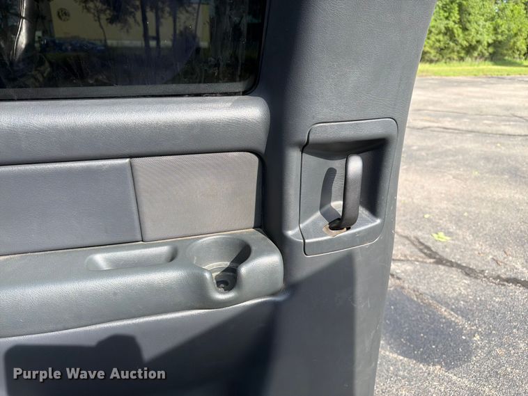 image for item FK3002 2001 Chevrolet Silverado 2500HD Ext. Cab pickup truck