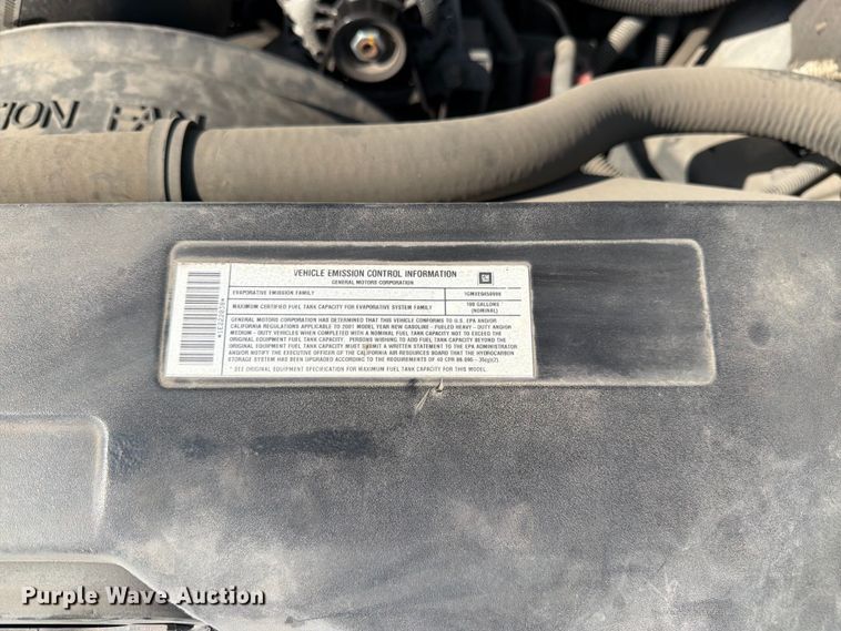 image for item FK3002 2001 Chevrolet Silverado 2500HD Ext. Cab pickup truck