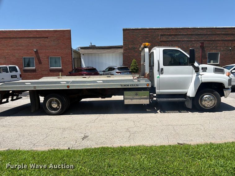 image for item FK3014 2007 GMC C5500 rollback truck