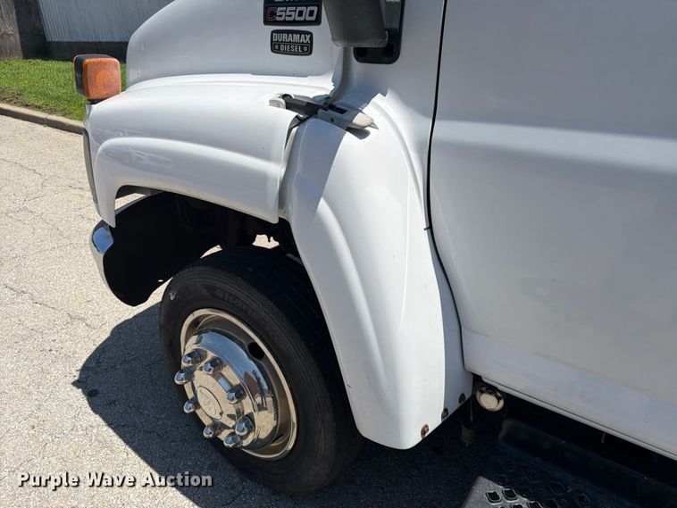 image for item FK3014 2007 GMC C5500 rollback truck
