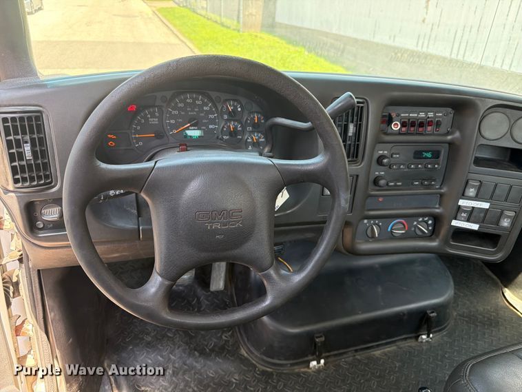 image for item FK3014 2007 GMC C5500 rollback truck