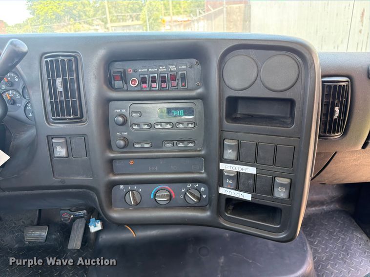 image for item FK3014 2007 GMC C5500 rollback truck