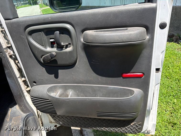 image for item FK3014 2007 GMC C5500 rollback truck