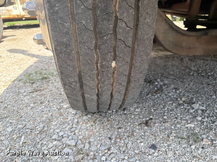 image for item FK3014 2007 GMC C5500 rollback truck