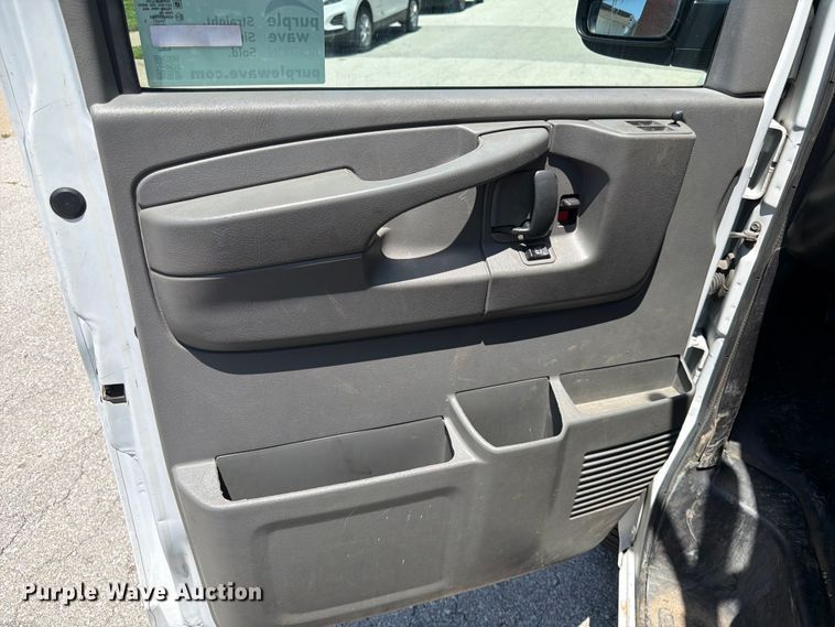 image for item FK3015 2013 Chevrolet Express 1500 van