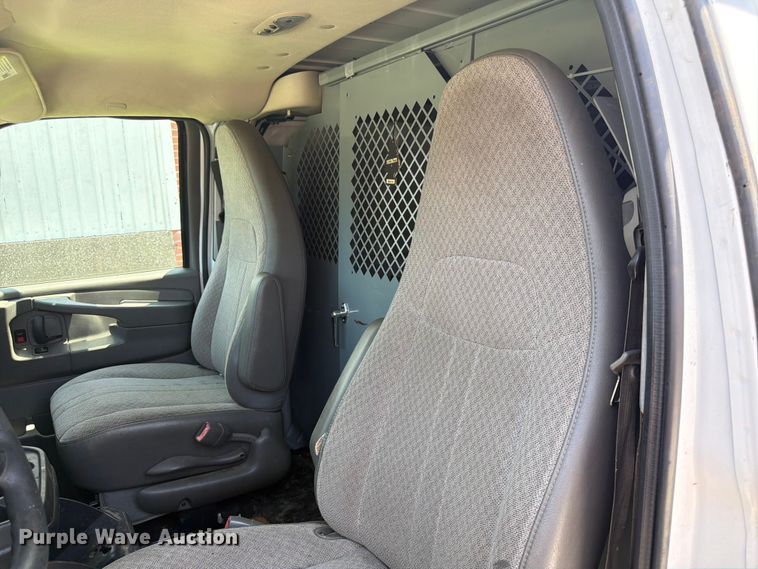 image for item FK3015 2013 Chevrolet Express 1500 van