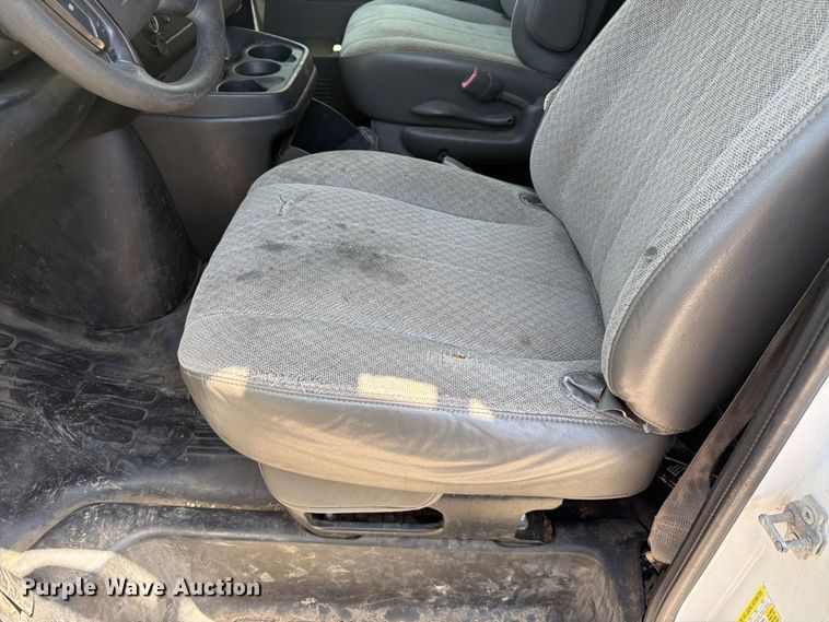 image for item FK3015 2013 Chevrolet Express 1500 van