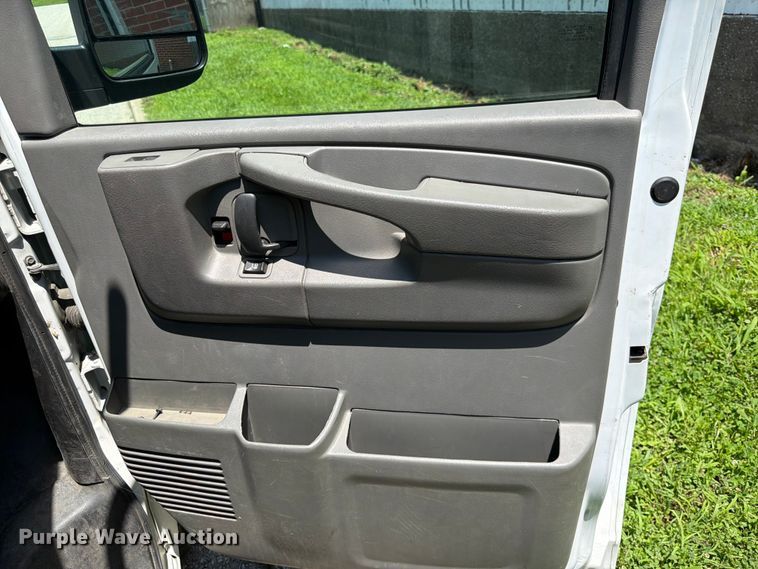 image for item FK3015 2013 Chevrolet Express 1500 van