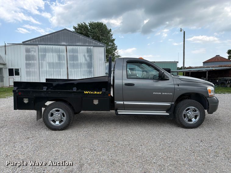 image for item FK3031 2006 Dodge Ram 2500 flatbed pickup truck