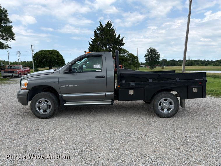 image for item FK3031 2006 Dodge Ram 2500 flatbed pickup truck