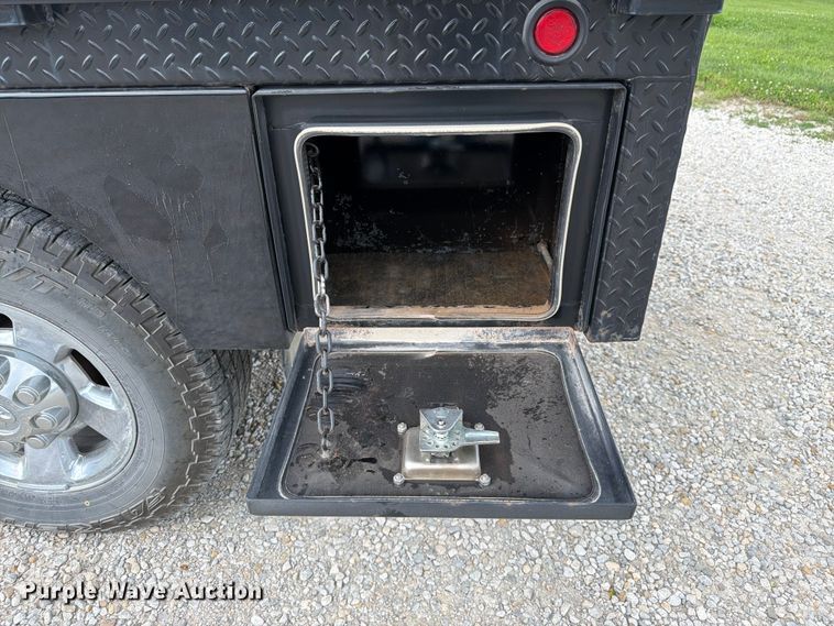image for item FK3031 2006 Dodge Ram 2500 flatbed pickup truck
