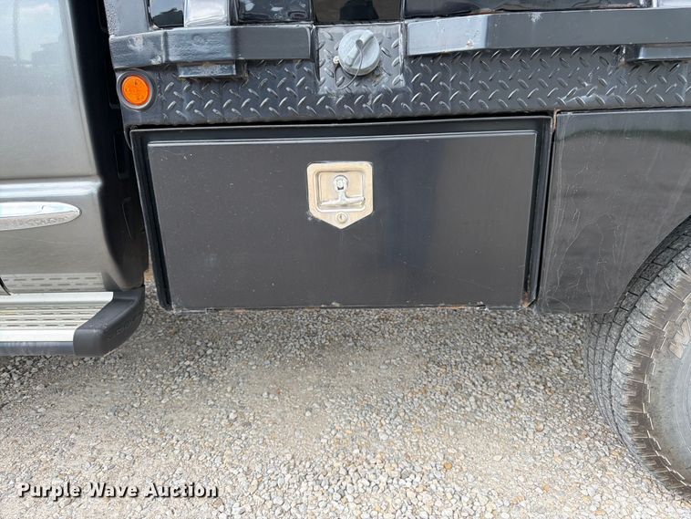 image for item FK3031 2006 Dodge Ram 2500 flatbed pickup truck