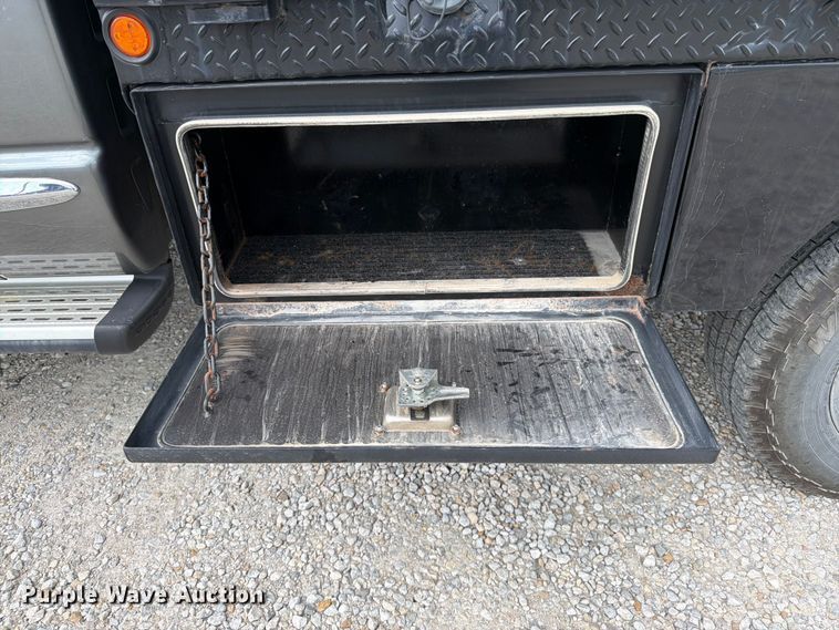image for item FK3031 2006 Dodge Ram 2500 flatbed pickup truck