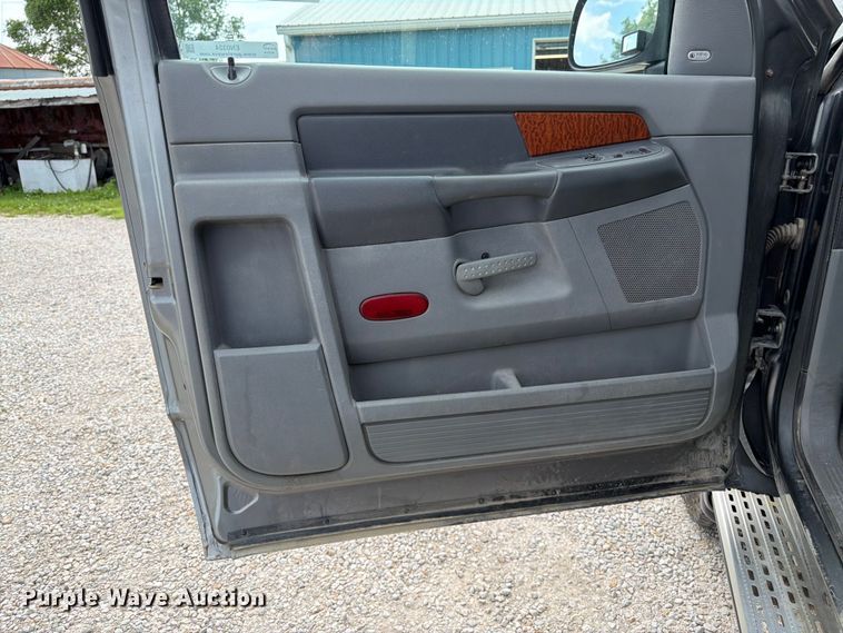 image for item FK3031 2006 Dodge Ram 2500 flatbed pickup truck