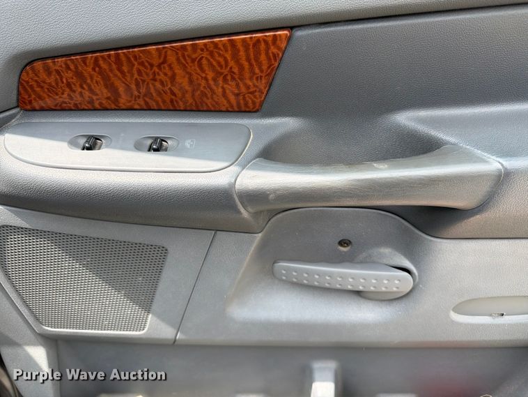 image for item FK3031 2006 Dodge Ram 2500 flatbed pickup truck