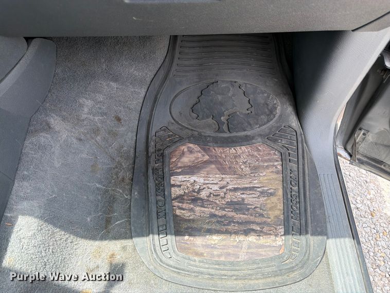 image for item FK3031 2006 Dodge Ram 2500 flatbed pickup truck