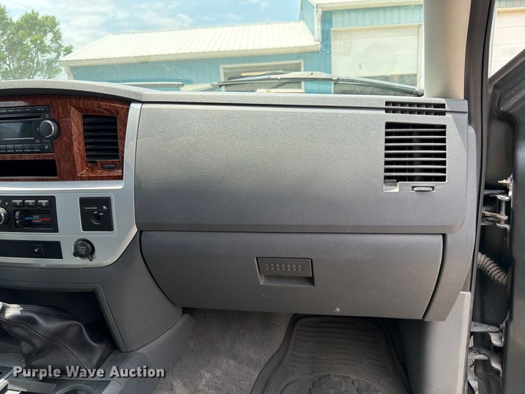 image for item FK3031 2006 Dodge Ram 2500 flatbed pickup truck