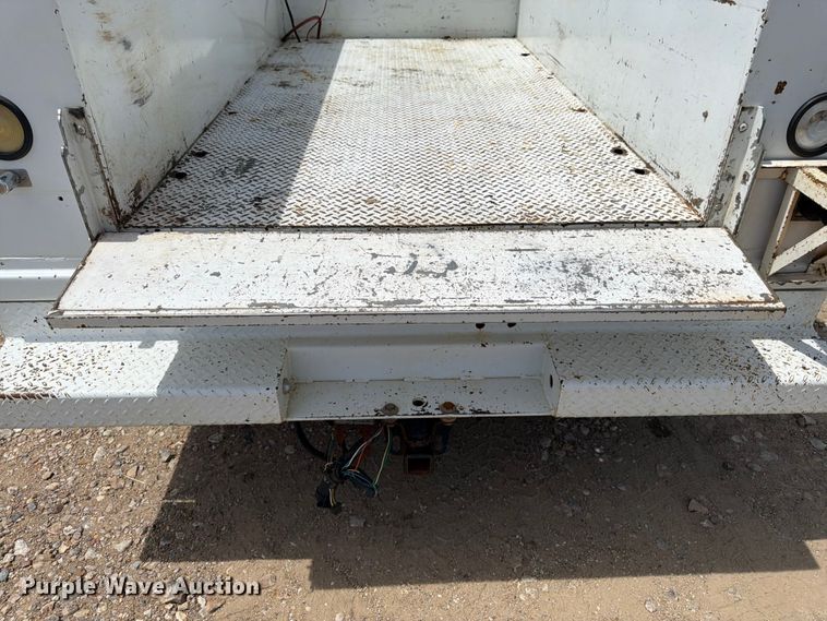 image for item FK3040 2005 Chevrolet Silverado 2500HD utility bed pickup truck