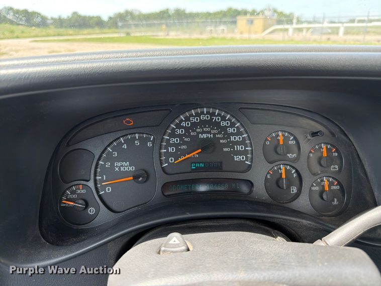 image for item FK3040 2005 Chevrolet Silverado 2500HD utility bed pickup truck