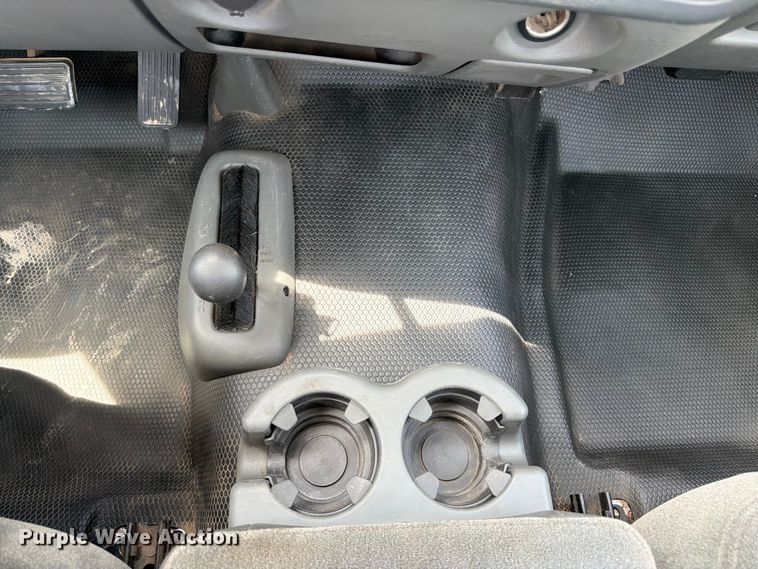 image for item FK3040 2005 Chevrolet Silverado 2500HD utility bed pickup truck
