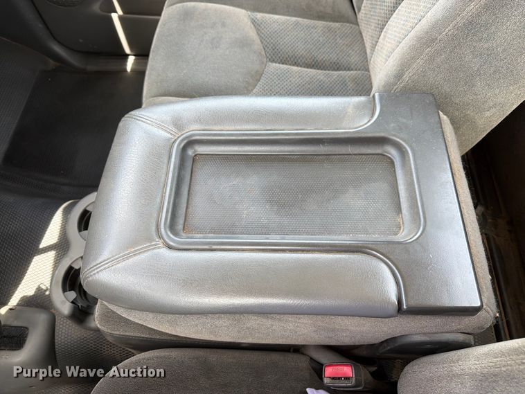 image for item FK3040 2005 Chevrolet Silverado 2500HD utility bed pickup truck