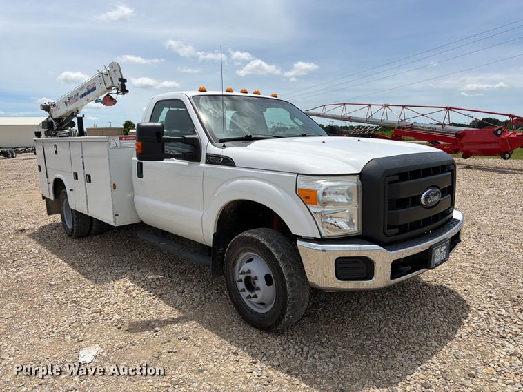 image for item FK3041 2015 Ford F350 Super Duty utility bed pickup truck