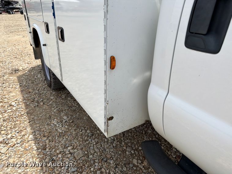 image for item FK3041 2015 Ford F350 Super Duty utility bed pickup truck