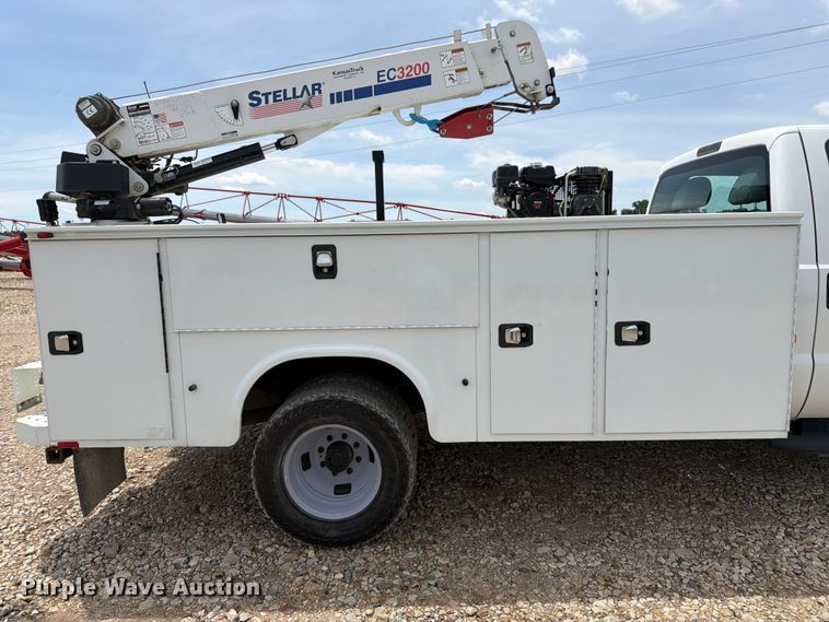 image for item FK3041 2015 Ford F350 Super Duty utility bed pickup truck