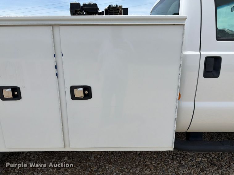 image for item FK3041 2015 Ford F350 Super Duty utility bed pickup truck