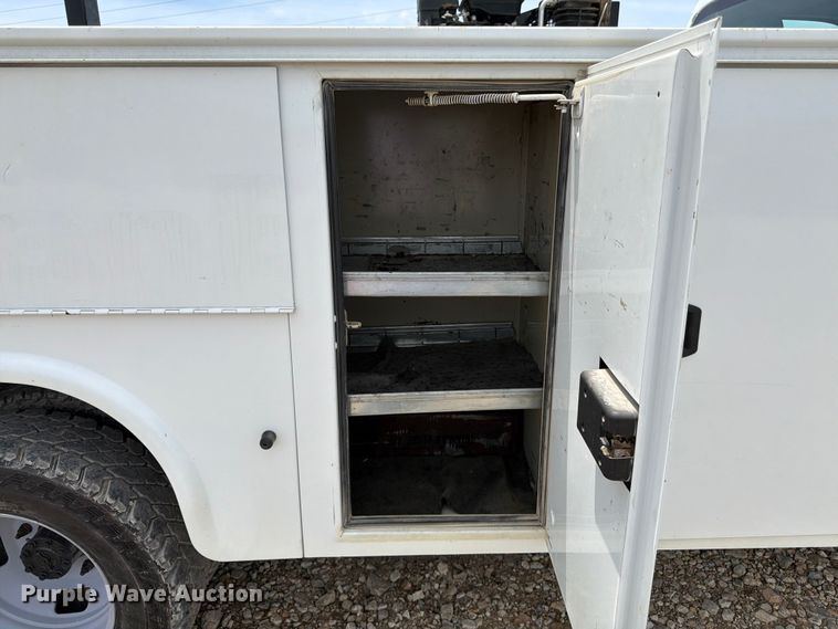 image for item FK3041 2015 Ford F350 Super Duty utility bed pickup truck