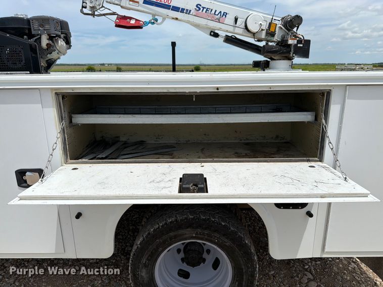 image for item FK3041 2015 Ford F350 Super Duty utility bed pickup truck