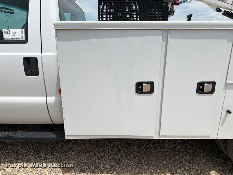 image for item FK3041 2015 Ford F350 Super Duty utility bed pickup truck