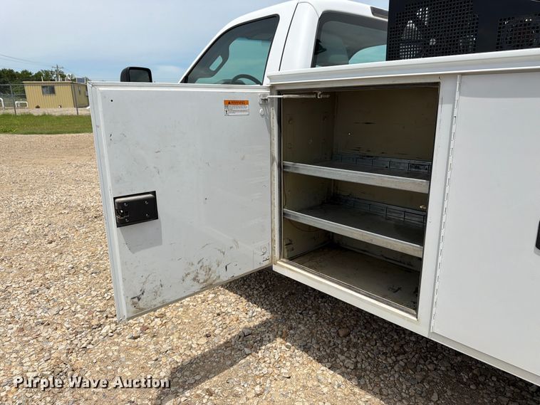 image for item FK3041 2015 Ford F350 Super Duty utility bed pickup truck