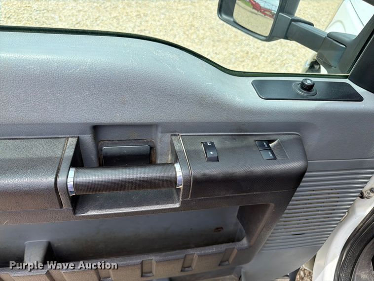 image for item FK3041 2015 Ford F350 Super Duty utility bed pickup truck