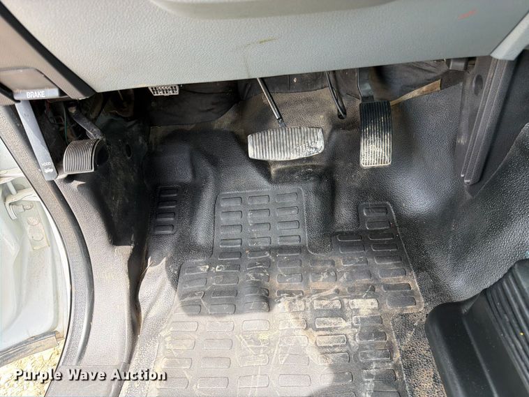 image for item FK3041 2015 Ford F350 Super Duty utility bed pickup truck