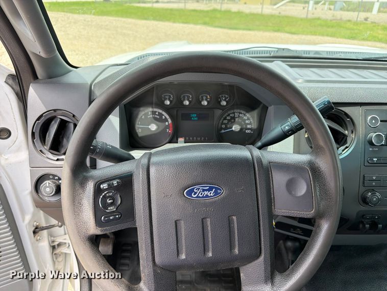 image for item FK3041 2015 Ford F350 Super Duty utility bed pickup truck