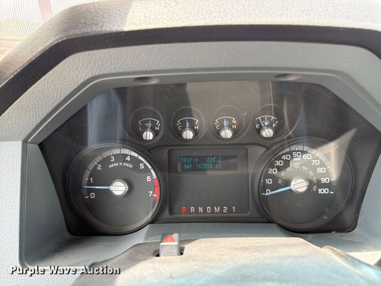 image for item FK3041 2015 Ford F350 Super Duty utility bed pickup truck