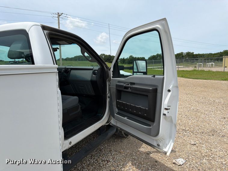 image for item FK3041 2015 Ford F350 Super Duty utility bed pickup truck