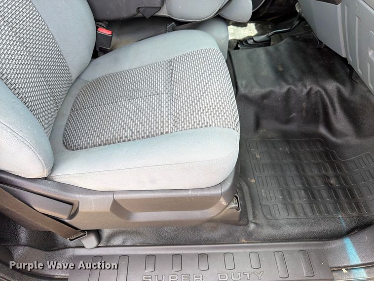 image for item FK3041 2015 Ford F350 Super Duty utility bed pickup truck