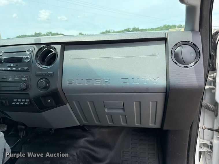 image for item FK3041 2015 Ford F350 Super Duty utility bed pickup truck