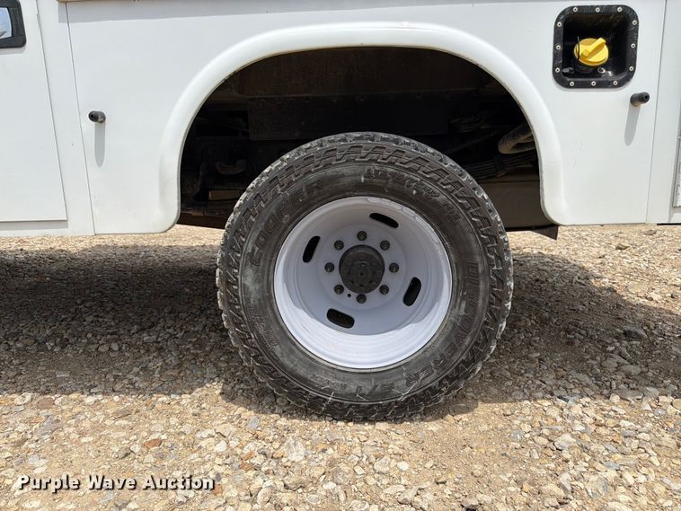 image for item FK3041 2015 Ford F350 Super Duty utility bed pickup truck