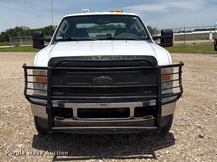 image for item FK3042 2009 Ford F250 Super Duty Crew Cab utility bed pickup truck