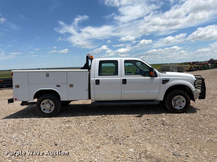 image for item FK3042 2009 Ford F250 Super Duty Crew Cab utility bed pickup truck