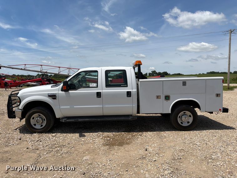 image for item FK3042 2009 Ford F250 Super Duty Crew Cab utility bed pickup truck
