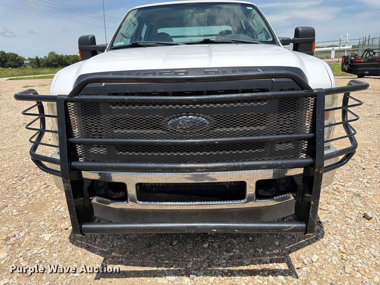 image for item FK3042 2009 Ford F250 Super Duty Crew Cab utility bed pickup truck